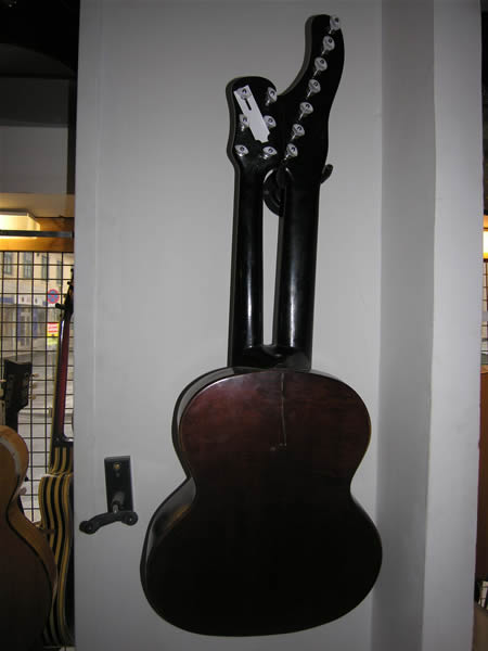 13 saitige Wiener Kontra-/Schrammelgitarre Bild