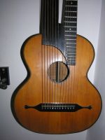 13 saitige Wiener Kontra-/Schrammelgitarre Bild
