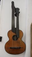13-saitige Kontragitarre Ludwig Reisinger Bild
