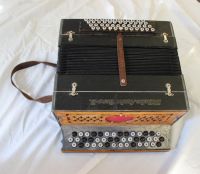 Seltene chromatische Knopfharmonika Bild