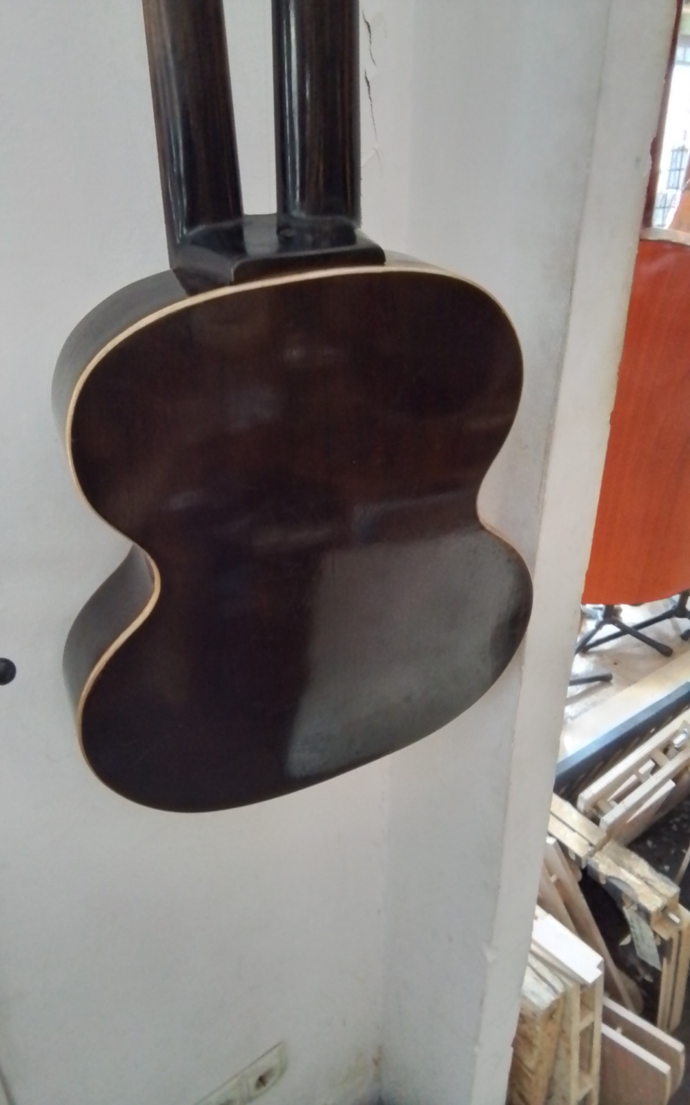 15 saitige Kontragitarre Bild